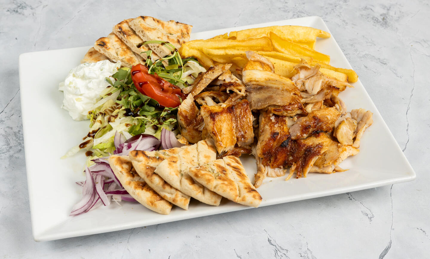 Gyros tál Budapesten Gyros tál a Heureka Original Greek Food étteremben Budapesten