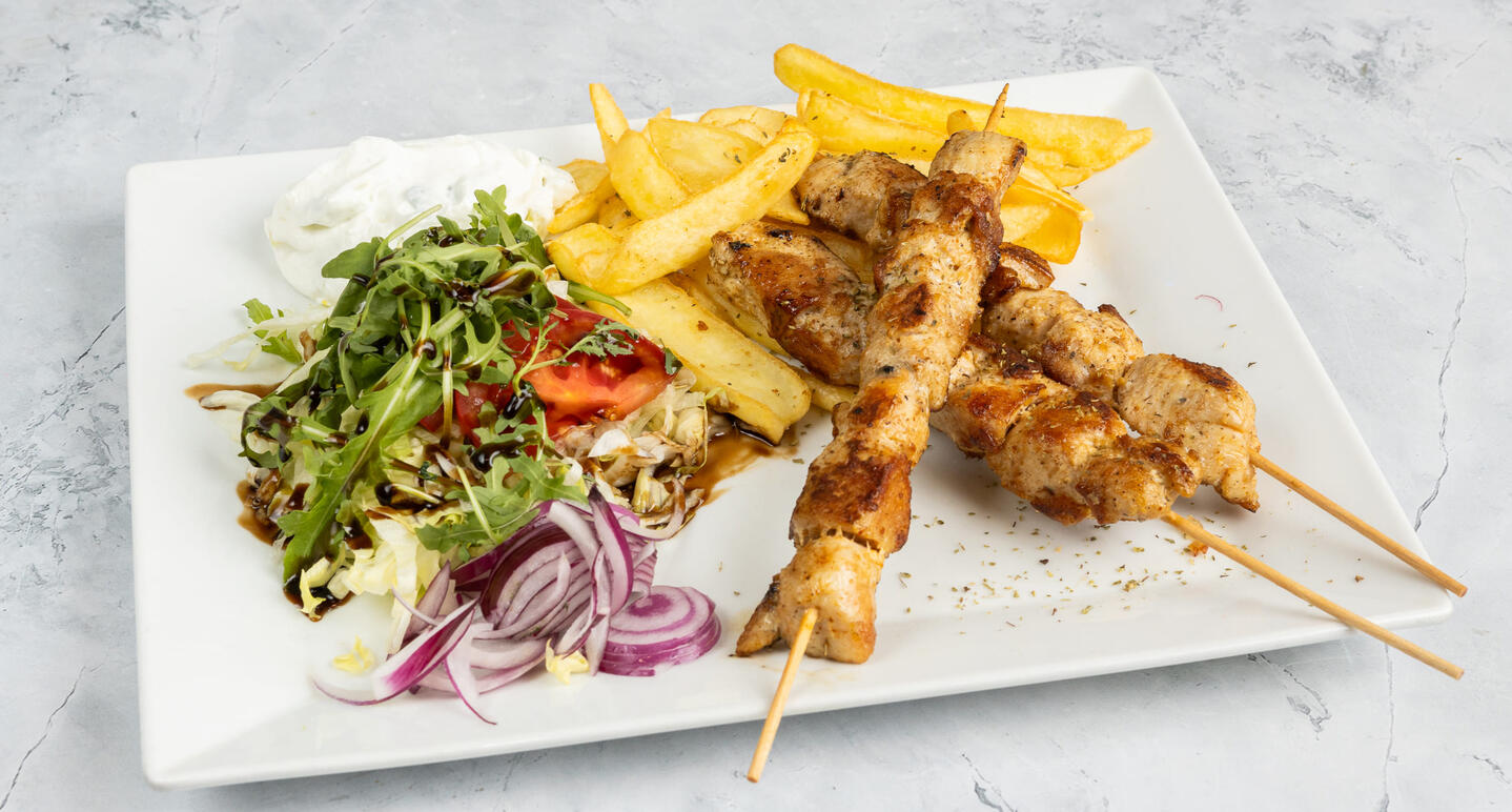 Souvlaki tál Budapesten Csirke vagy sertés souvlaki tál Budapesten a Heurekában
